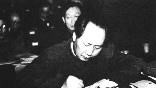 龙的传人——人物图志：毛泽东填写选票