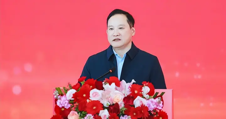 专访梁林河：新能源重卡今年或冲25万辆，三一要卖4万辆！