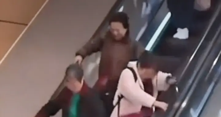 当任性成为习惯：谁在纵容“老女人”的公共失序？