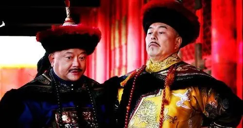 乾隆明明知道和珅贪到离谱，为啥一辈子不杀他？真相比电视剧还