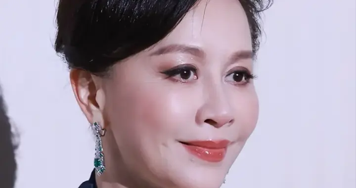 上海这一夜，刘嘉玲秀好身材，刘亦菲状态好，吴磊挑战新妆造风格