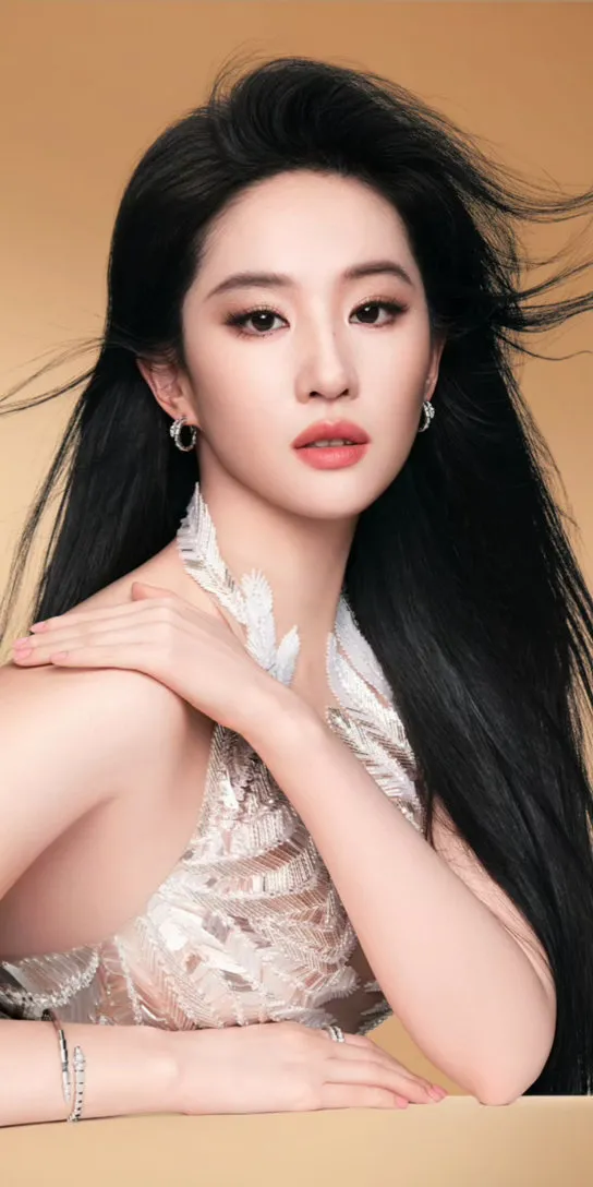 神仙姐姐刘亦菲 现在是不是可以叫神仙妈妈了？好有女人味