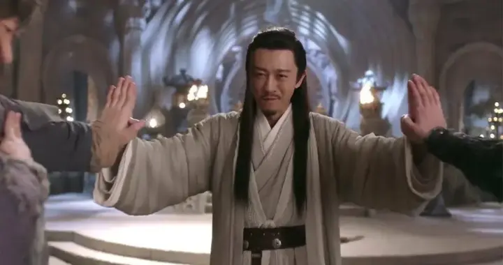 难怪杨逍当教主,既争不过谢逊,又斗不过朱元璋,你看他的武功排名