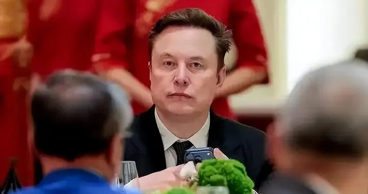 马斯克早就改口了：中国AI真正的机会，可能比想象中来得更快
