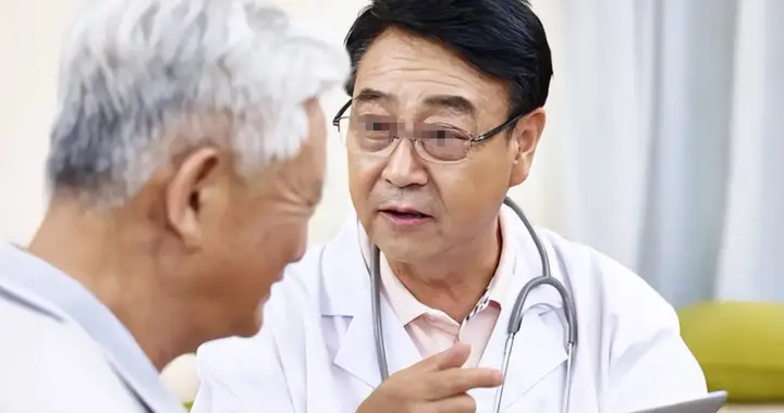 少盐少油是错的？医生警示：60岁以后，吃饭时要尽量做到这7点