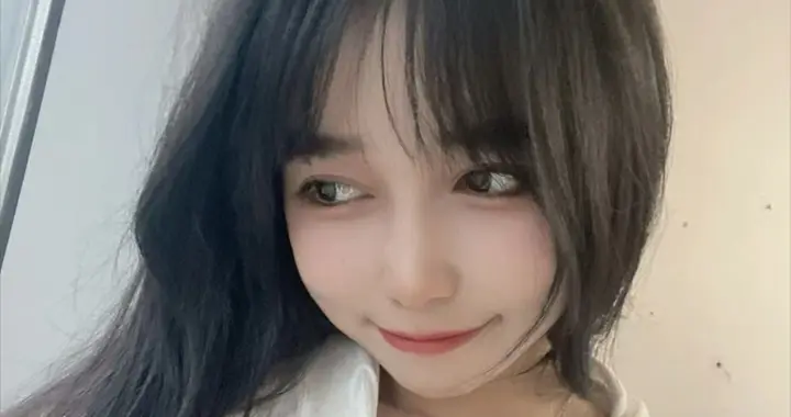 女孩盲道被撞还被大爷骂没长眼，事后视频下架，交警表示介入