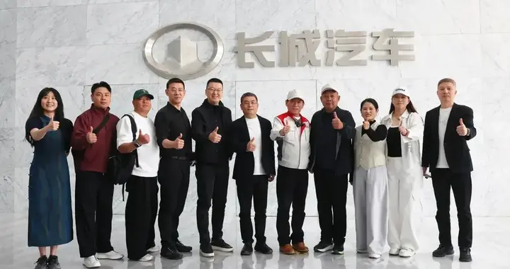 于东来当场定下20台坦克700。