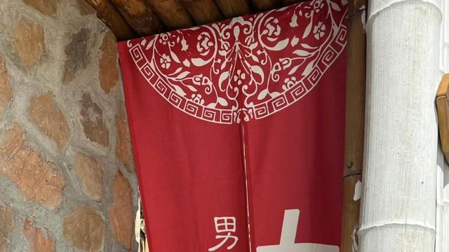 长春网民：男厕所就写“男厕”，为啥写“男