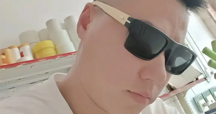 湖北牌场老板欧阳光去世，年仅40岁，原因公开，别人欠百万难要回