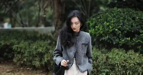 “小香风+阔腿裤”=今年最高级穿搭！瞧潮人这样穿，时髦有气质