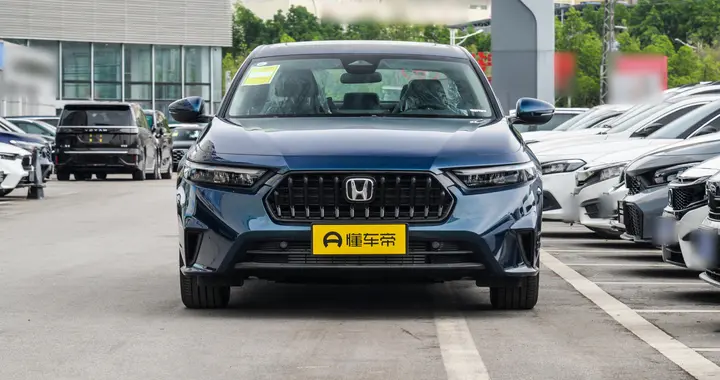 英仕派13万级B级车配置高，1.5T+CVT动力强，家用省油