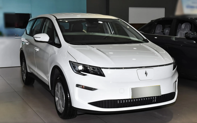 定位紧凑型MPV，13.78万起售，睿蓝8体验如何？
