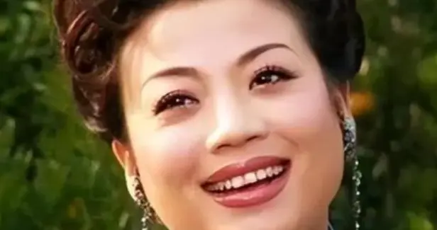 风水轮流转！谁也没想到未婚未育的张也，在58岁却活成了人生赢家