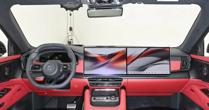 极氪8X和星途EX7内饰太像！理想式联屏，插混和增程谁能爆单？