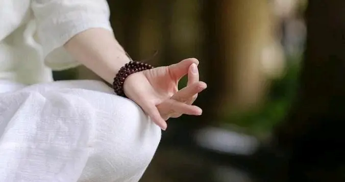 在污浊中守住清明，进退有度，取舍有道