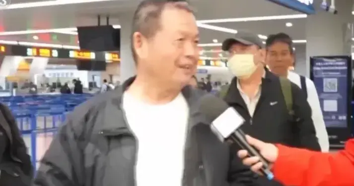 滞留中东5天，70多名台胞凌晨抵沪哽咽：很感谢我们的祖国！