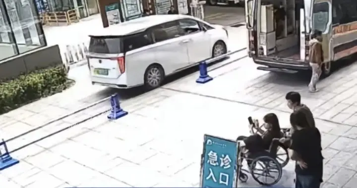 看哭了！山东一产妇空腹等手术2个小时，却让给了一个陌生人