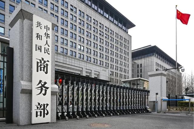 中国刚同意跟美方接触，特朗普露出真面目：美国不需要签贸易协议