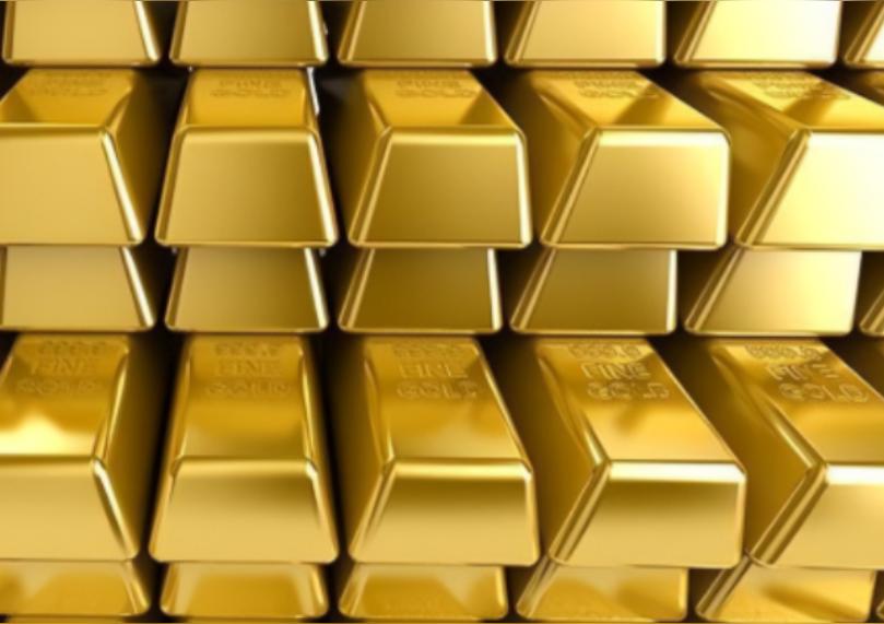 重庆，一女子在银行买了几根金条，看金价上涨，就拿了一根去银行兑换，没想...