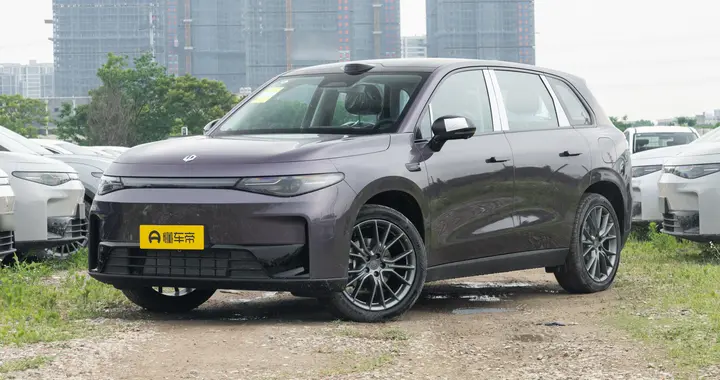 零跑C10：冬日里的家庭出行“暖心神器”