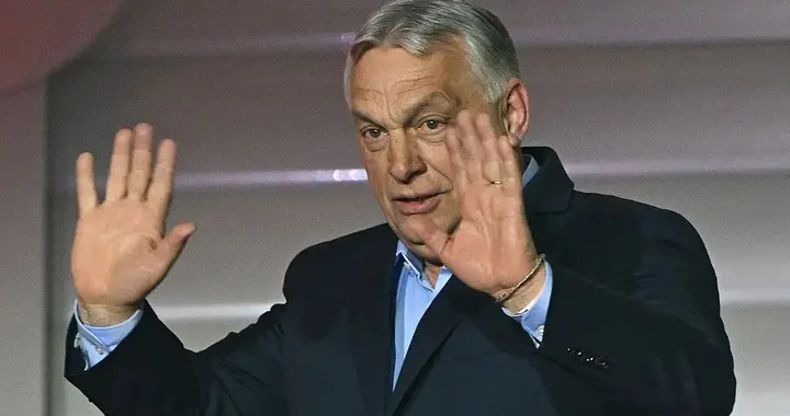 欧尔班被最信任的“自己人”打败下台，80后亲欧标签！