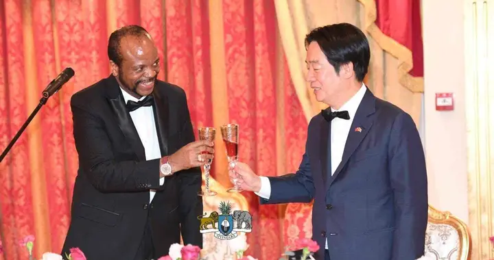 赖清德搭机返台，航线轨迹暴露1个问题，4架台空军F16V将护航伴飞