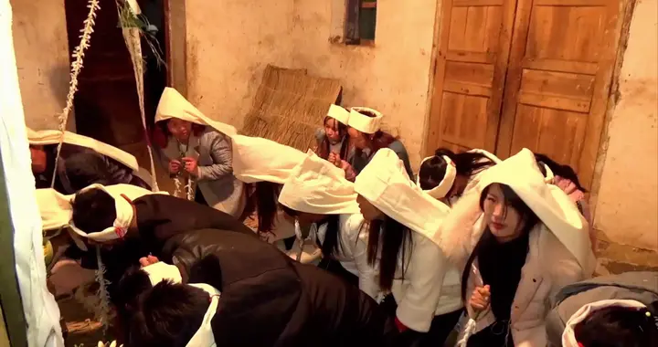 在农村办丧事，有五个人必须到场，缺一个都对不起亡者和祖先