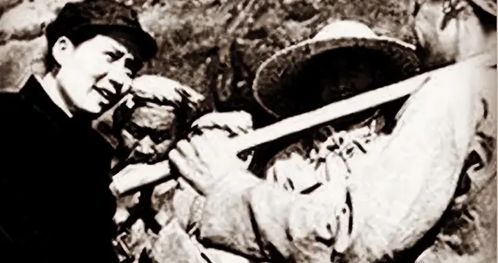1957年毛主席问起救命恩人，得知在工地瘸腿干活，大怒：提为厅长