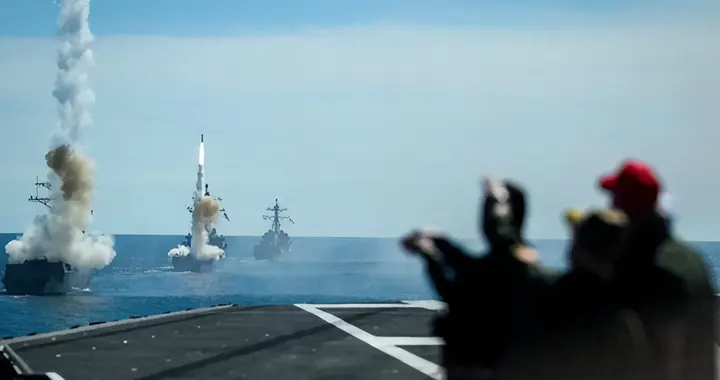 第10艘船出事，美军全面封锁，严禁中伊原油交易，中国打出反制牌