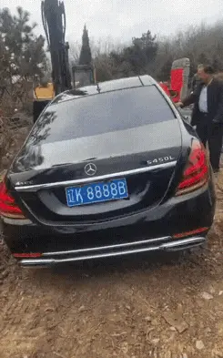 蓝天任逍遥：辽宁惊现最奢华陪葬！网友爆料