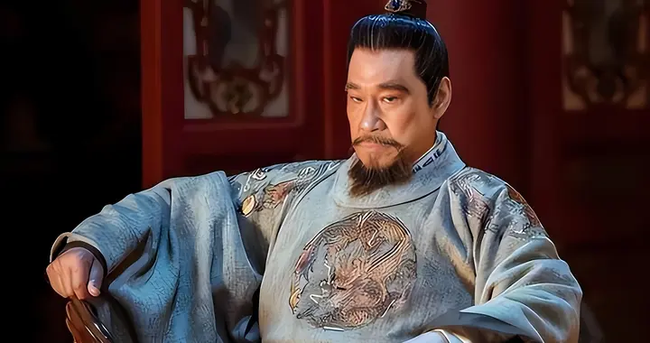 朱元璋杀了所有功臣，却漏掉了一个人。这个人后来夺了他的江山