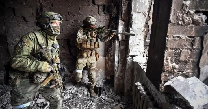 俄军拿下两大关键重镇，泽连斯基已失去重要筹码，不想谈也得谈了