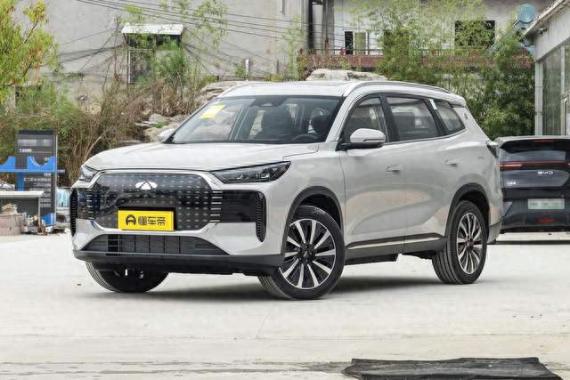风云 T8｜十万级 5+2 座电混 SUV，家用全能出行伙伴