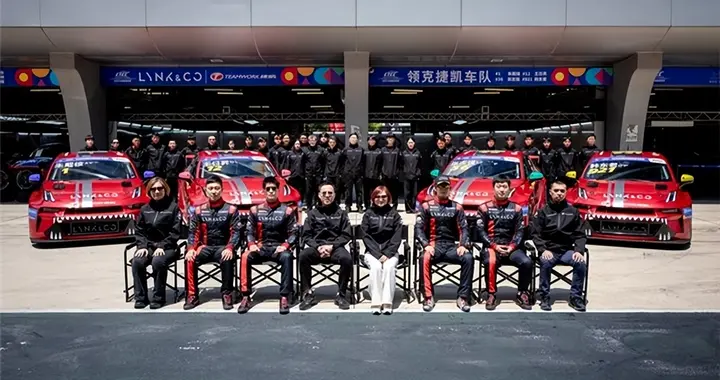 领克03+TCR赛车上海交付，韩东君上场就拿好成绩