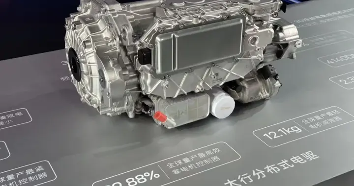 220km/h爆胎都不失控？这才是电车该卷的方向