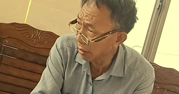 网红被蛇咬失联后续：与儿女关系一般，自己修墓地，活下来成传奇