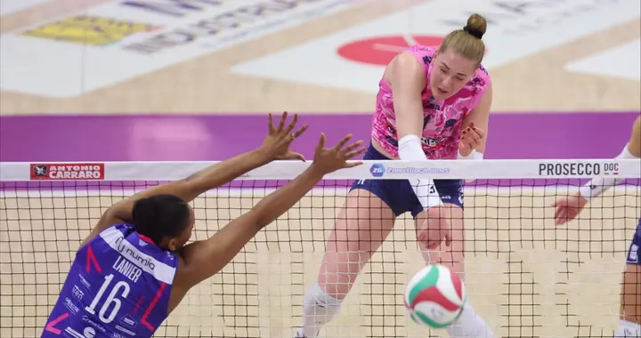 科内利亚诺主场复仇！主教练妻子获得单场MVP，8连胜领跑常规赛