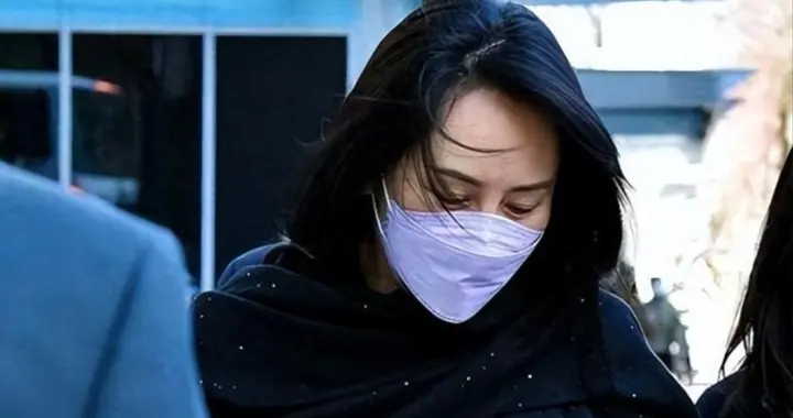 善恶终有报！背叛中国、出卖孟晚舟的凶手现形后，如今遭哪些报应