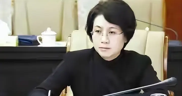 周日反腐！北海州这名女干部被查，她身居要职，但却忘记了初心！