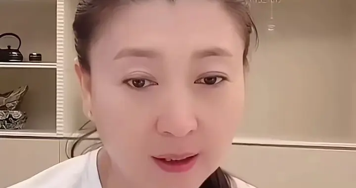 闫学晶这回彻底栽了！账号被禁、掉粉几十万，赵家班也被拖下水