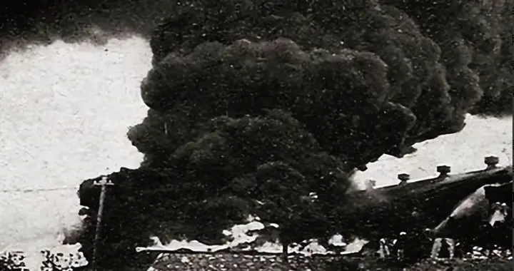 1940年，苦力王有佐，买煎饼进仓库，没人知道他腰里藏着一把火