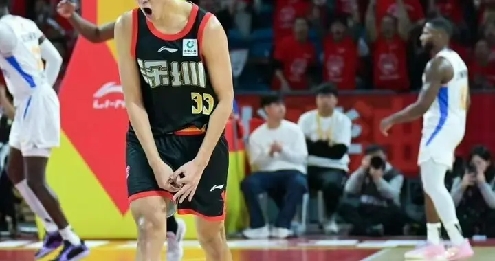 王浩然连续打爆两国手锋线，有持球有投射，老郭竟不考察深圳两将