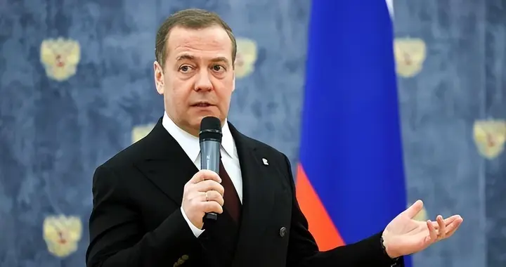 俄斩首行动已开始？普京亲信公开放话：这个绿皮小丑活不久了