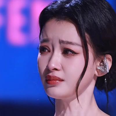 于是欣妍：孙怡浪姐舞台崩溃大哭！输比赛爆