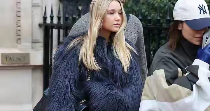 贝克汉姆的女儿小七长歪了，14岁还没1米6的妈妈高打扮成熟小粗腿