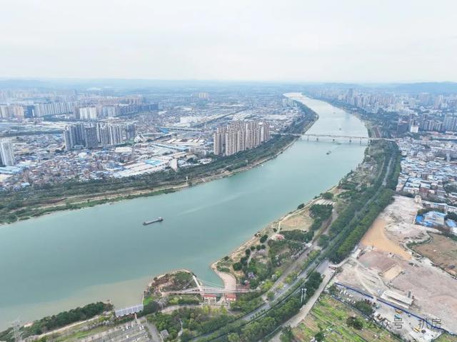 南宁再添一座跨江大桥，该不该建网友吵翻天