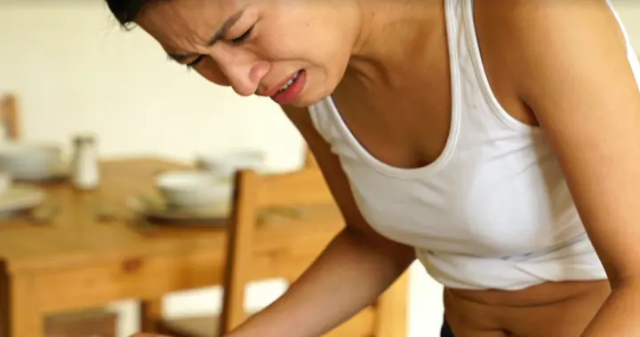 发现这两个身体异常要留心，可能是胃下垂，尽早做胃镜检查