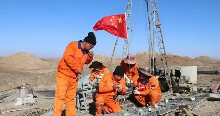 中国曾又一次让世界震惊！发现2800公里超大型锂矿带！