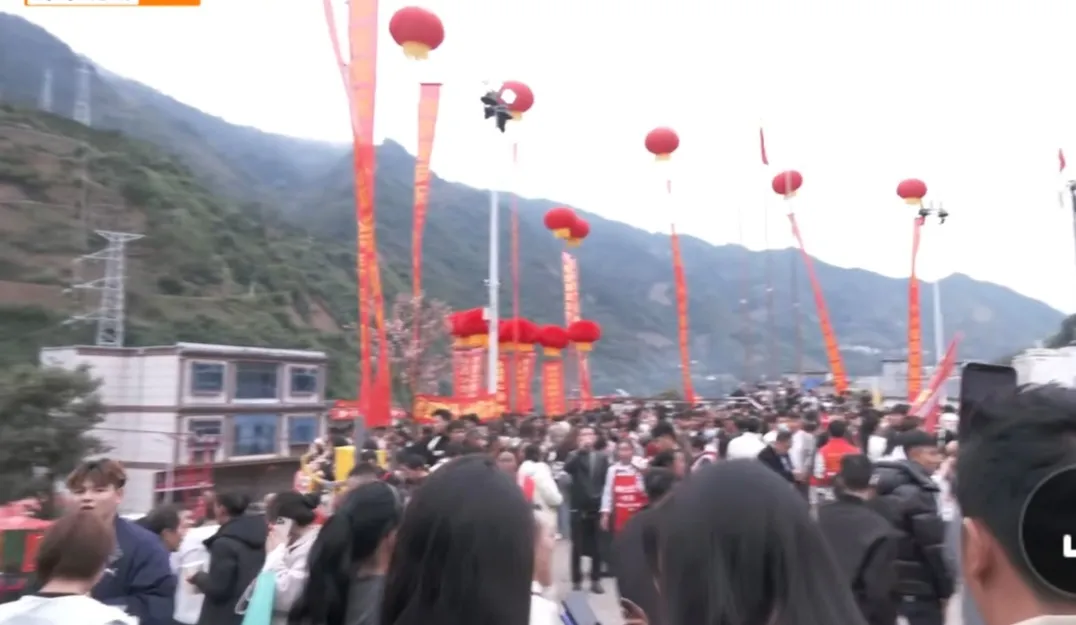 云南小徐婚礼堪比赶大集，政府：吃好喝好玩好，一个不能少！  听说云南小...