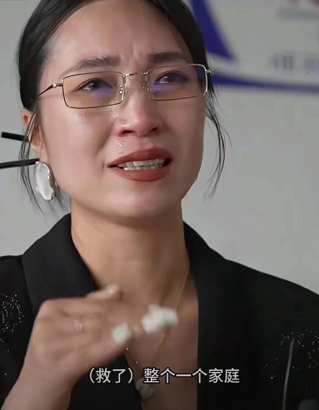 美女坠入深潭后续：上门深情拥抱恩人，本人自曝生死详情让人揪心